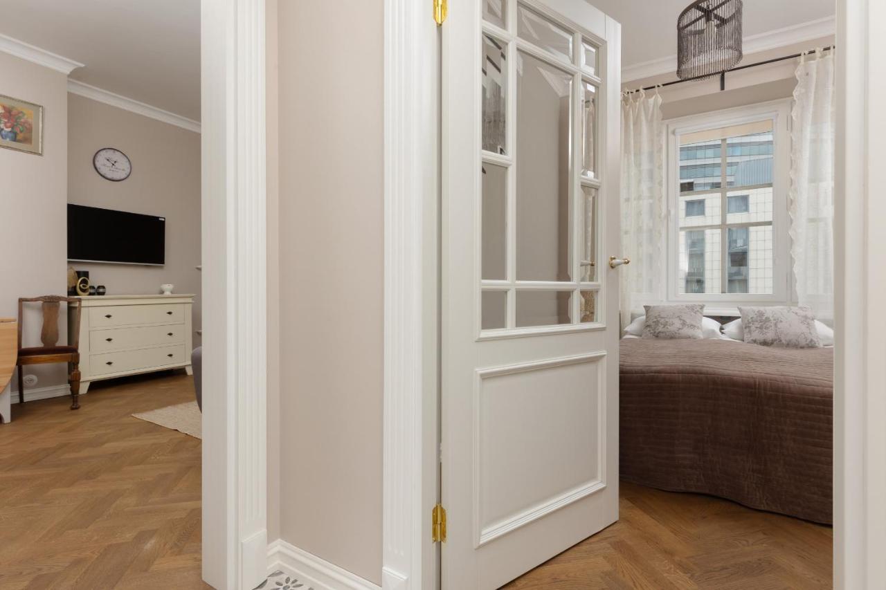 Metro Rondo Onz Apartment By Noclegi Renters Warsaw Exterior photo